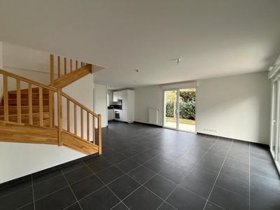 Maison - 93 m² - 4 pièces