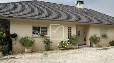 Maison - 205 m² - 8 pièces