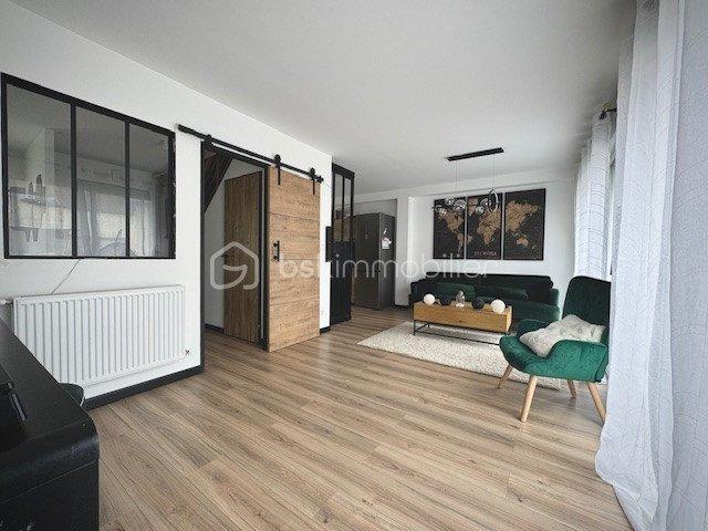 Maison - 94 m² - 5 pièces