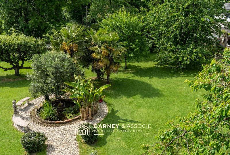 Maison - 440 m² - 12 pièces