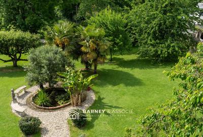 Maison - 440 m² - 12 pièces