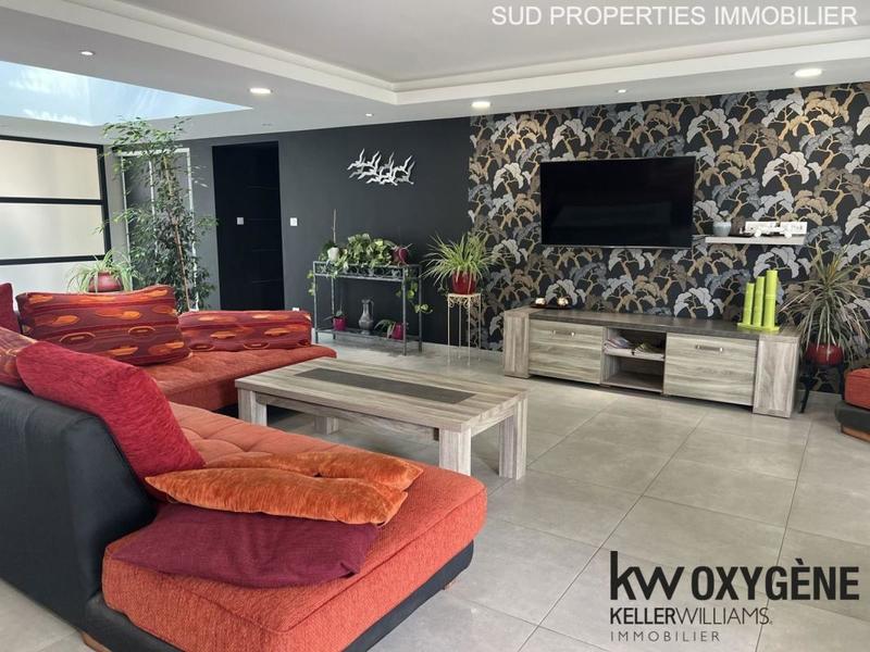 Maison - 210 m² - 6 pièces