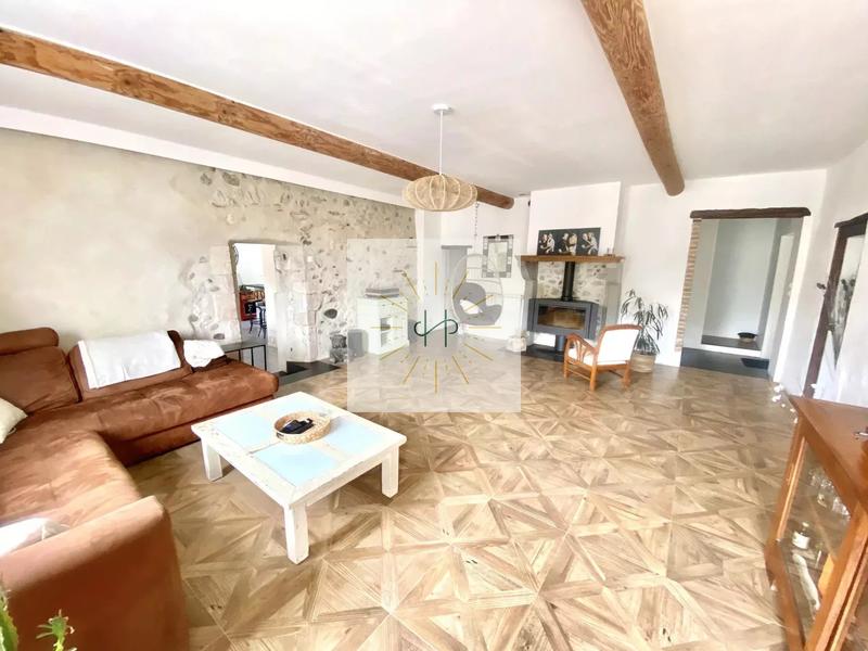 Mas - 266 m² - 10 pièces