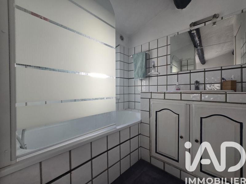 Maison - 222 m² - 8 pièces