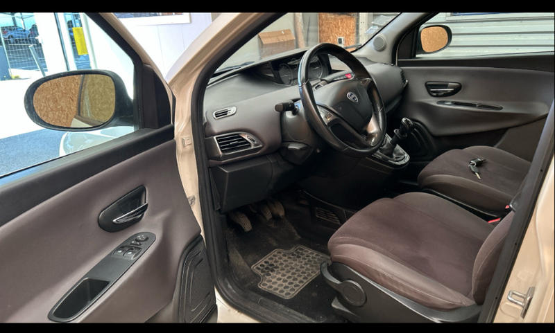 Lancia Ypsilon 1.2 8v 69 Ch Stop Start Gold