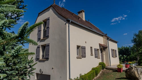 Maison - 144 m² - 8 pièces