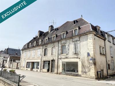 Maison de village - 482 m² - 17 pièces