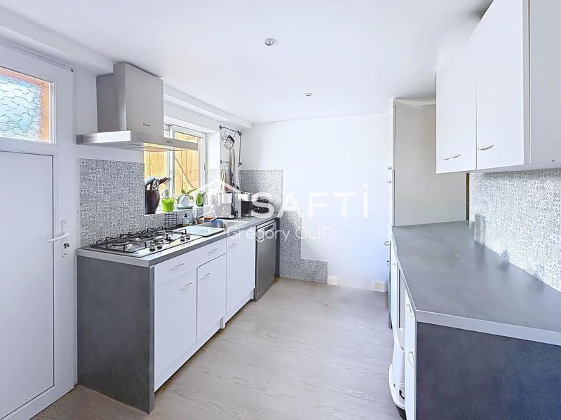 Maison - 181 m² - 8 pièces