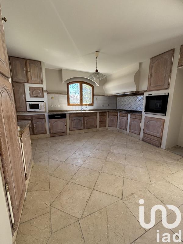 Maison - 205 m² - 7 pièces