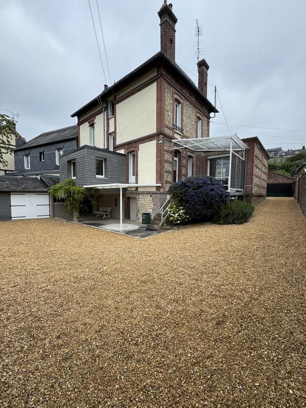 Maison - 163 m² - 7 pièces