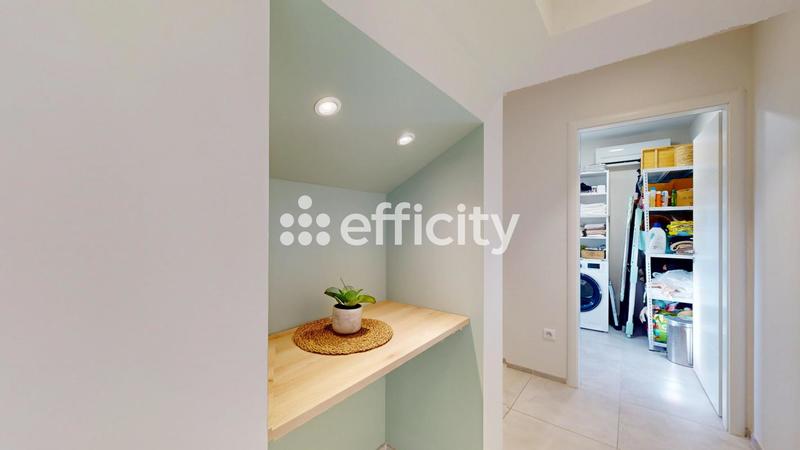 Maison - 186 m² - 8 pièces