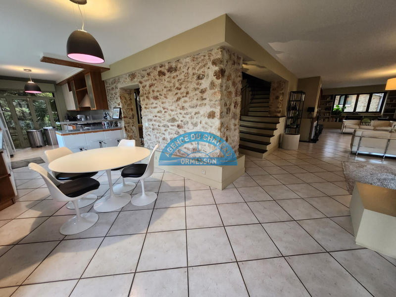 Maison - 254 m² - 10 pièces