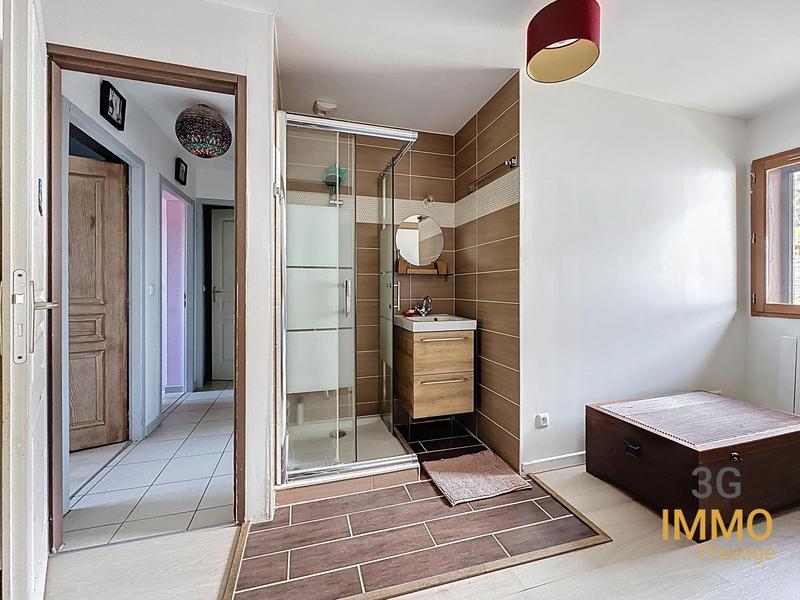 Maison - 102 m² - 7 pièces