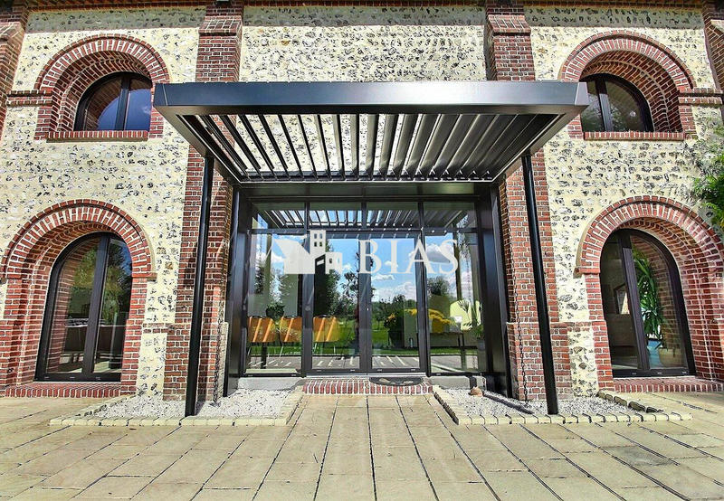 Maison - 272 m² - 7 pièces