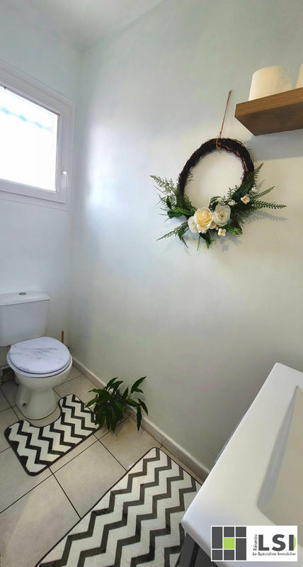 Maison - 122 m² - 9 pièces