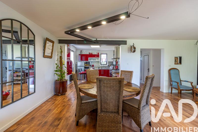 Maison - 220 m² - 5 pièces