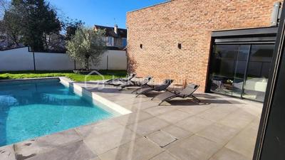 Loft - 494 m² - 10 pièces