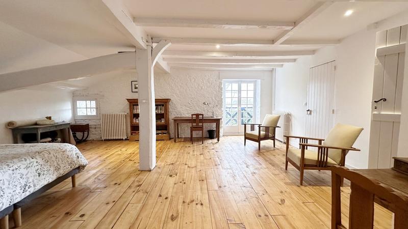 Corps de ferme - 378 m² - 7 pièces