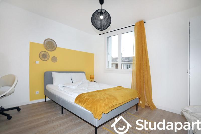 Chambre - 12 m² - 1 pièce