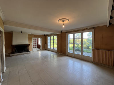 Maison - 204 m² - 7 pièces