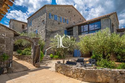 Maison - 354 m² - 14 pièces