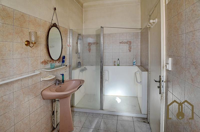 Maison - 212 m² - 9 pièces