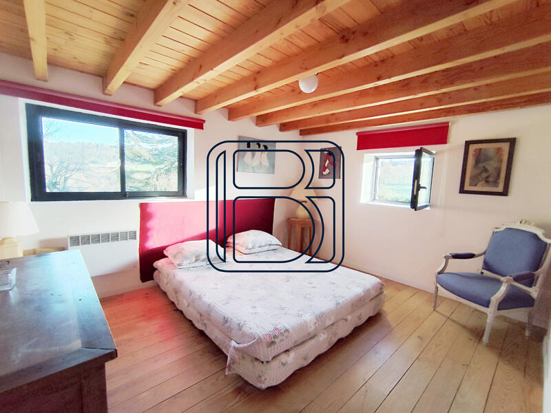 Maison - 265 m² - 21 pièces