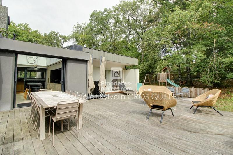 Maison - 209 m² - 7 pièces