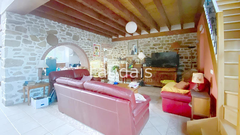 Propriété - 329 m² - 10 pièces