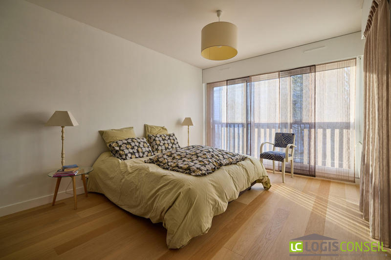 Appartement - 99 m² - 5 pièces