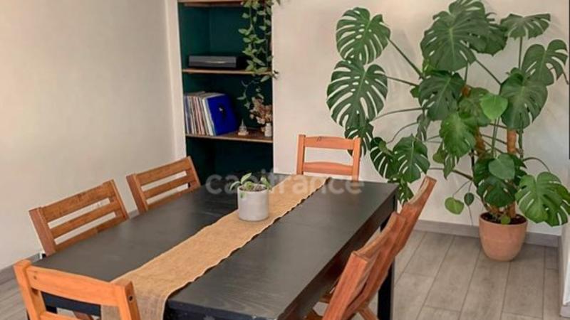 Appartement - 82 m² - 3 pièces