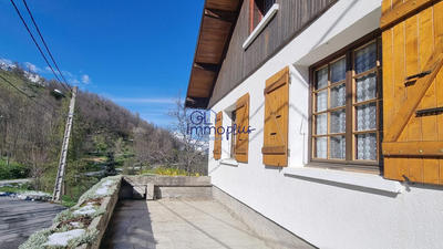 Maison traditionnelle - 121 m² - 9 pièces