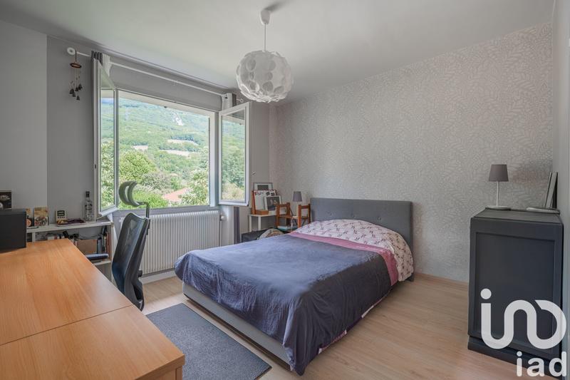 Maison - 181 m² - 8 pièces