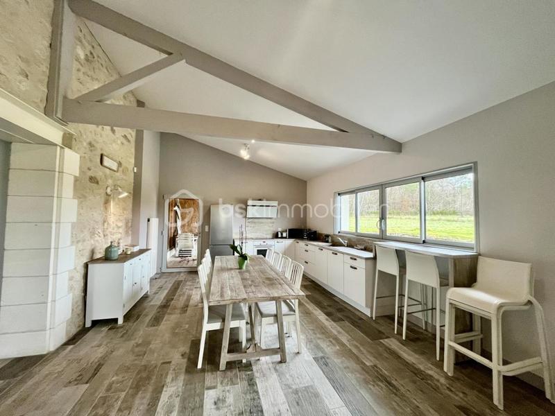 Corps de ferme - 371 m² - 9 pièces