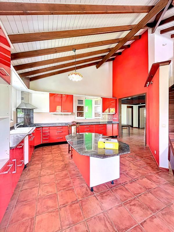 Maison - 199 m² - 5 pièces