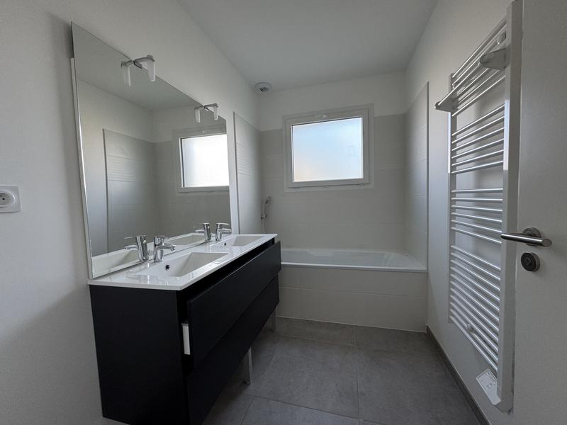 Maison contemporaine - 101 m² - 4 pièces