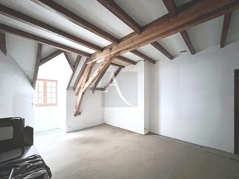 Maison - 235 m² - 7 pièces