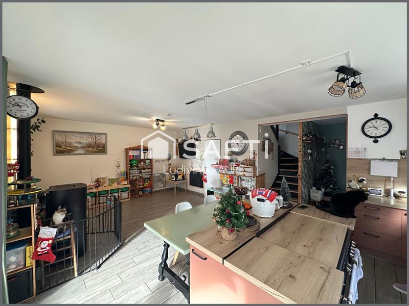 Maison - 95 m² - 5 pièces