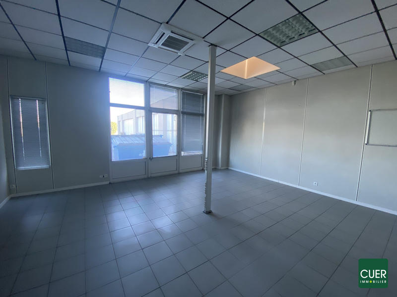 Local commercial - 248 m² - 5 pièces