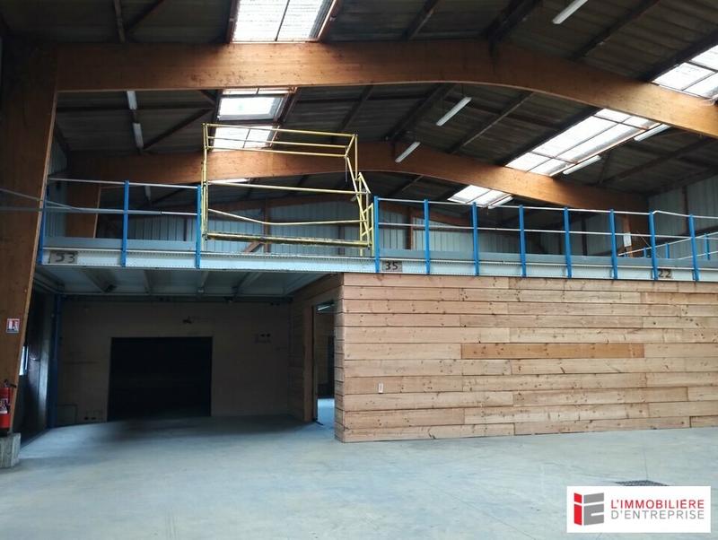 Local d'activité / Entrepôt - 2 200 m²