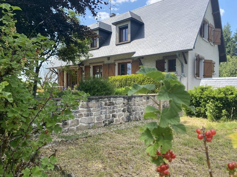 Maison traditionnelle - 147 m² - 7 pièces