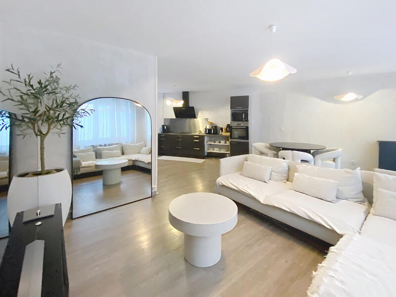 Appartement - 135 m² - 5 pièces