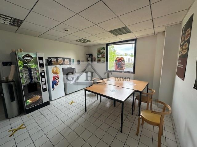 Entrepôt - 3 167 m²