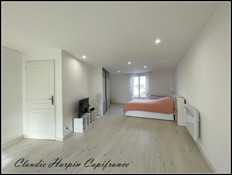 Maison - 246 m² - 10 pièces