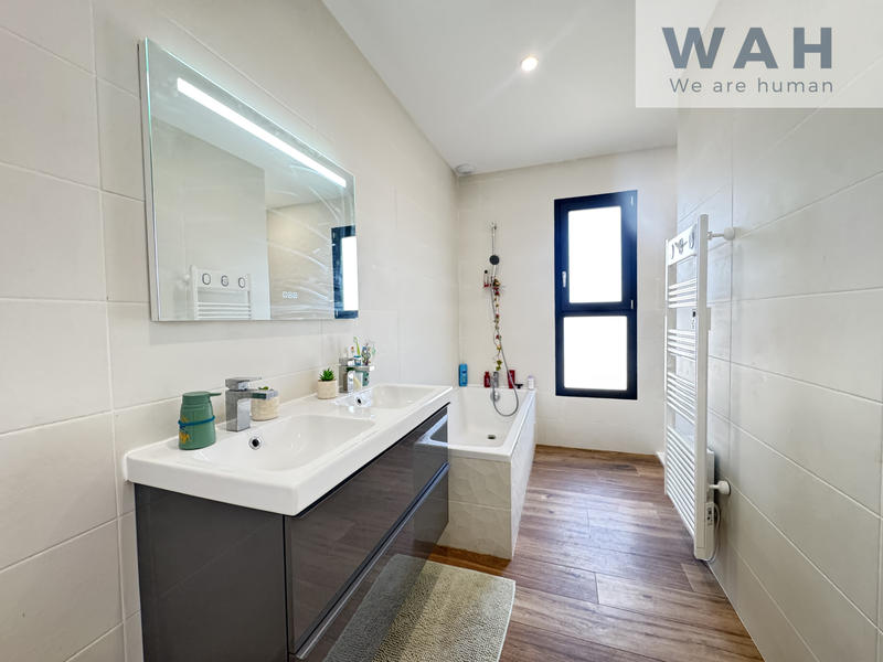 Maison - 151 m² - 6 pièces