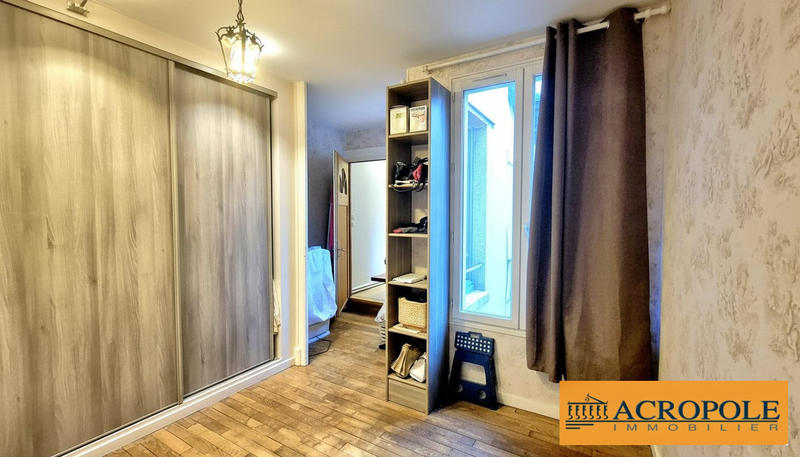 Maison - 240 m² - 9 pièces