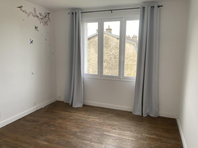 Maison - 240 m² - 9 pièces