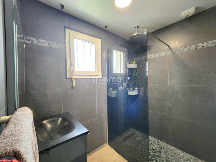 Maison - 100 m² - 6 pièces