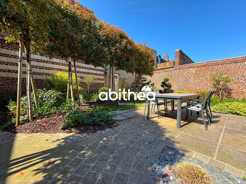 Maison - 370 m² - 12 pièces