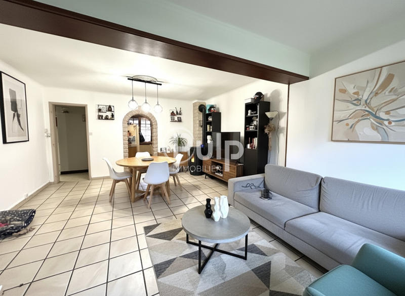 Maison - 83 m² - 5 pièces